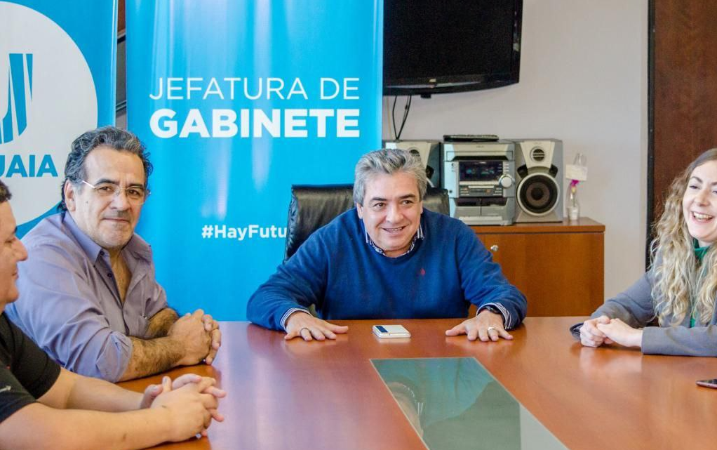 LA MUNICIPALIDAD DE USHUAIA ENTREGÓ CERTIFICADOS DE FORMACIÓN LABORAL A VECINOS Y VECINAS LA MUNICIPALIDAD DE USHUAIA ENTREGÓ CERTIFICADOS DE FORMACIÓN LABORAL A VECINOS Y VECINAS