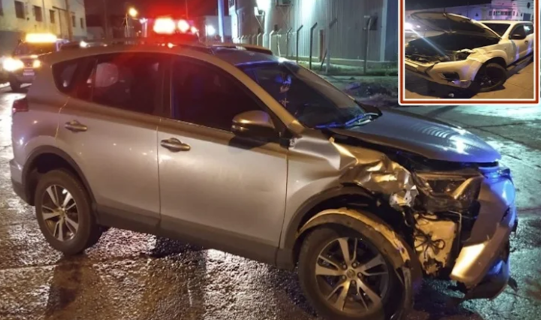 Choque sin lesionados entre una Nissan y una Toyota