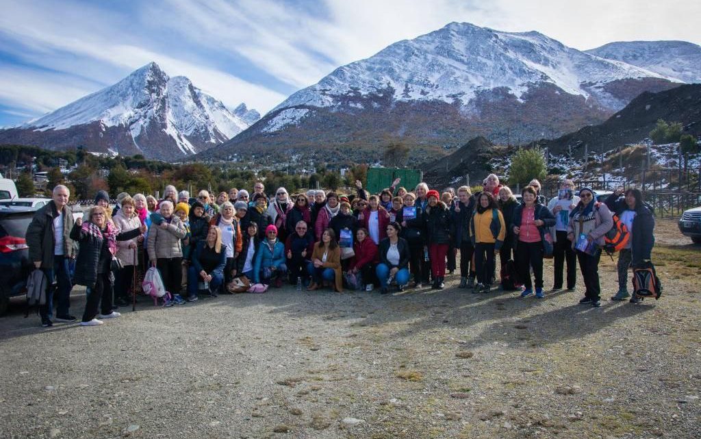 LA MUNICIPALIDAD DE USHUAIA REALIZÓ EL CIERRE DE LA COLONIA DE ADULTOS Y ADULTAS MAYORES LA MUNICIPALIDAD DE USHUAIA REALIZÓ EL CIERRE DE LA COLONIA DE ADULTOS Y ADULTAS MAYORES