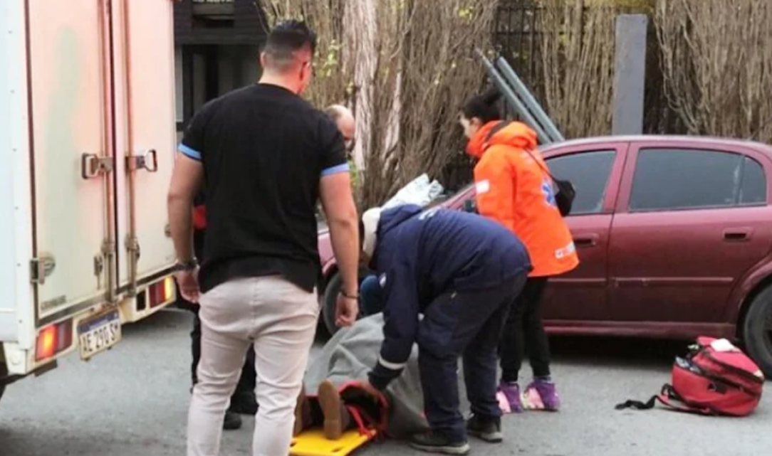 Una mujer atropellada por un camion