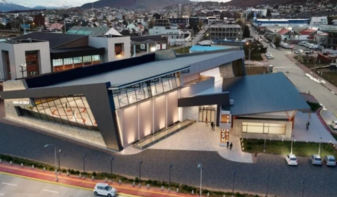 El intendente Vuoto, anuncio que techaran la pista de patinaje de Ushuaia El intendente Vuoto, anuncio que techaran la pista de patinaje de Ushuaia
