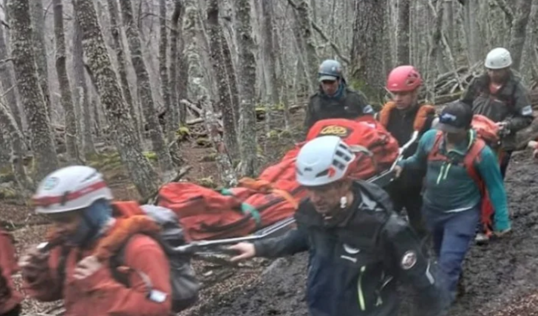 Doble rescate de la Comision de Auxilio de Ushuaia Doble rescate de la Comision de Auxilio de Ushuaia