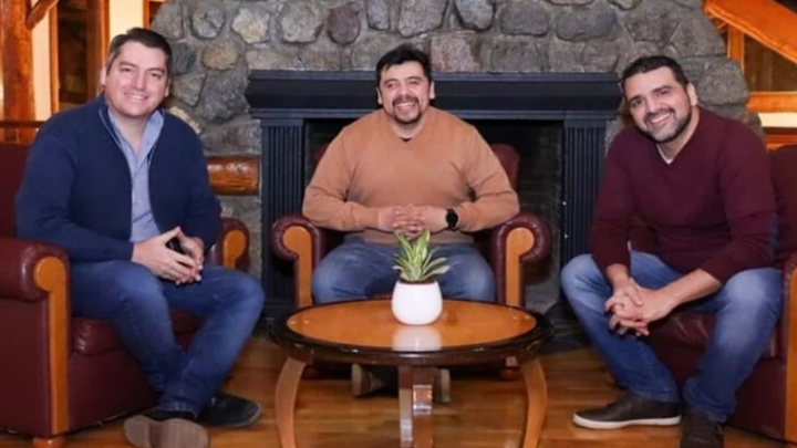 Los tres intendentes se mostraron juntos después del triunfo electoral en TDF