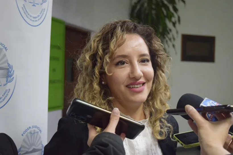 VOTOS ANULADOS POR LA JUSTICIA. Un 76% considera que se debió respetar la voluntad de los electores VOTOS ANULADOS POR LA JUSTICIA. Un 76% considera que se debió respetar la voluntad de los electores