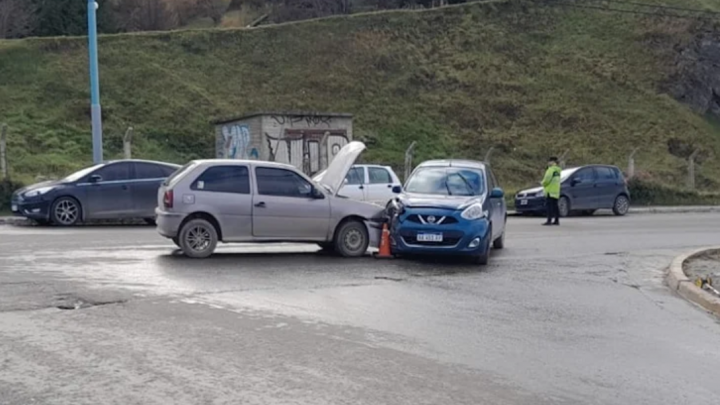Choque con lesionados en Alem y Lasserre en Ushuaia