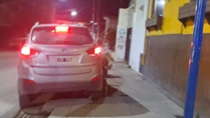 Borracho choco contra un cantero en Ushuaia y termino con el rodado incautado