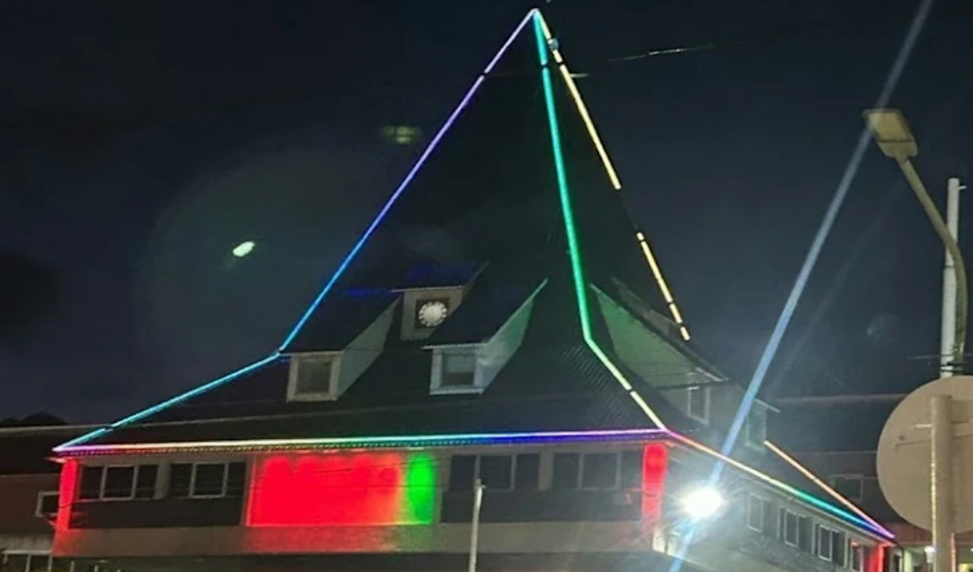 Investigan el pago de 33 millones para iluminar Casa de Gobierno Investigan el pago de 33 millones para iluminar Casa de Gobierno