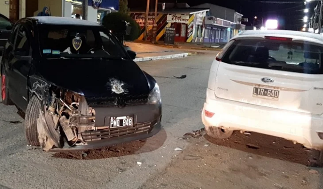 Borracho choco a un vehiculo estacionado, una mujer trasladada al Hospital Borracho choco a un vehiculo estacionado, una mujer trasladada al Hospital