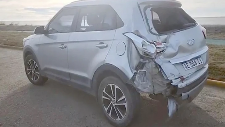 Camion de Santa Elena choco a dos vehiculos, dos lesionados