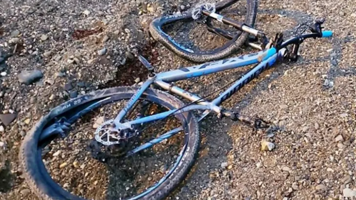 Ciclista atropellada por una camioneta