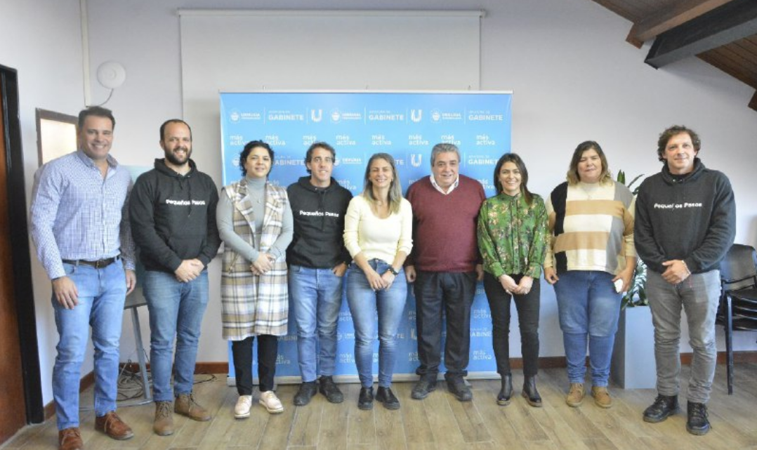 LA MUNICIPALIDAD DE USHUAIA Y LA FUNDACIÓN ‘PEQUEÑOS PASOS’ REALIZARON UN BALANCE DEL PROGRAMA ‘ABRAZAR’ LA MUNICIPALIDAD DE USHUAIA Y LA FUNDACIÓN ‘PEQUEÑOS PASOS’ REALIZARON UN BALANCE DEL PROGRAMA ‘ABRAZAR’