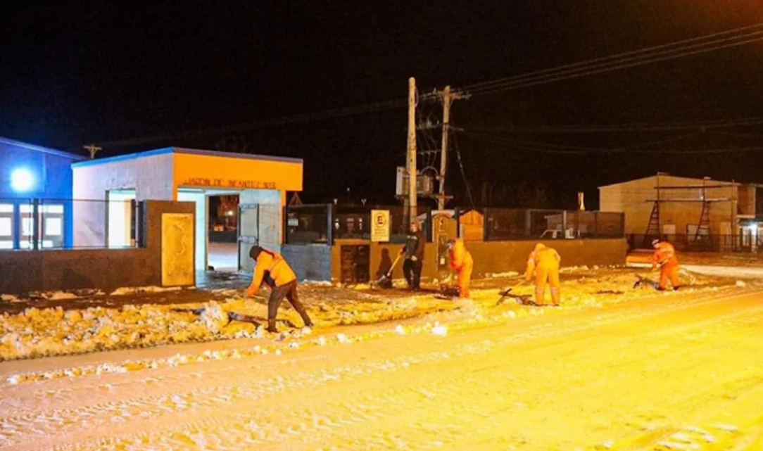 En Tolhuin las multan por no limpiar las veredas superaran los 200 mil pesos