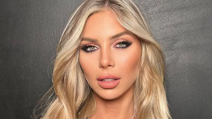 Romina Malaspina usó un corset transparente y mostró como lucir elegante y sexy en invierno