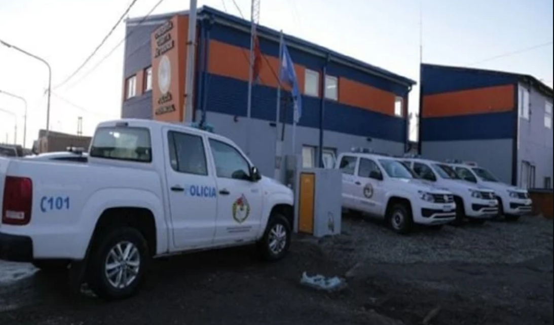 Un detenido por atacar a su pareja con un cuchillo Un detenido por atacar a su pareja con un cuchillo
