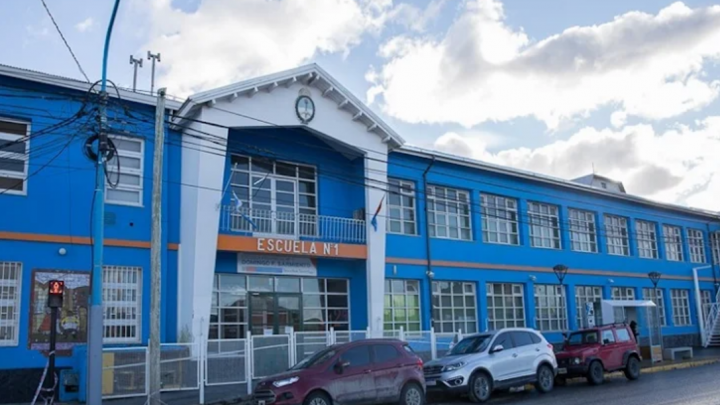 Reclamo de padres por falta de clases en la Escuela 1 desde hace casi un mes
