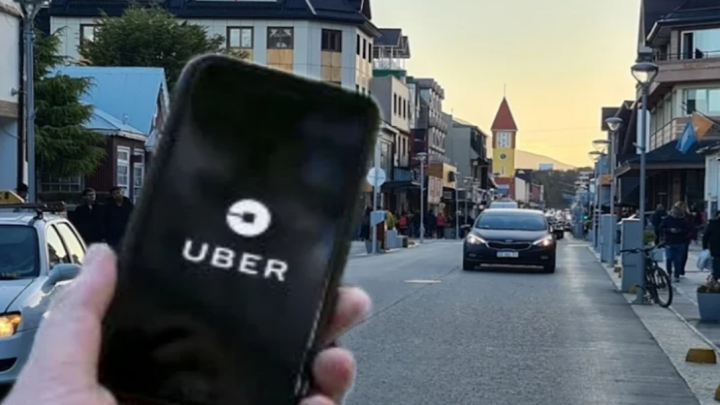 Multas millonarias para UBER truchos y taxistas que no cumplan horario en Ushuaia