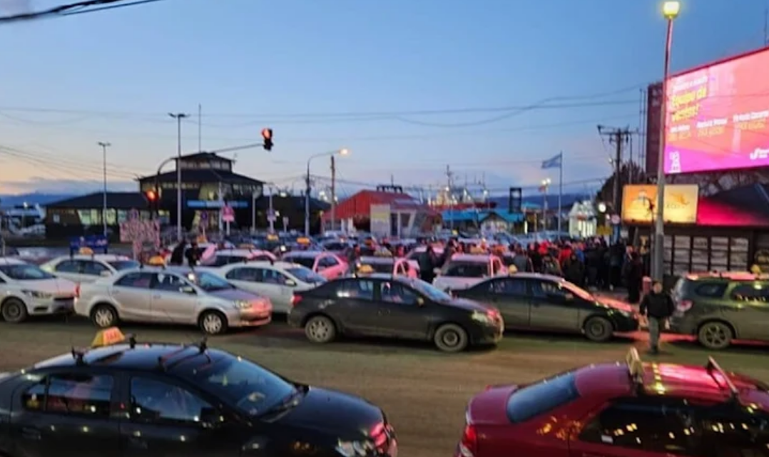 Los taxistas y remiseros deben trabajar en la ciudad y no hacer de guias de turismo