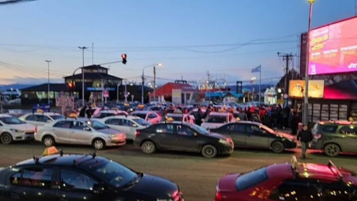 Los taxistas y remiseros deben trabajar en la ciudad y no hacer de guias de turismo