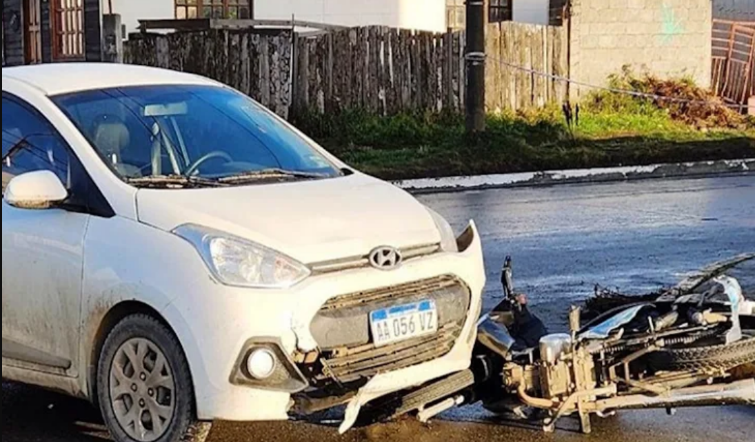 Motociclista lesionado en un choque Motociclista lesionado en un choque