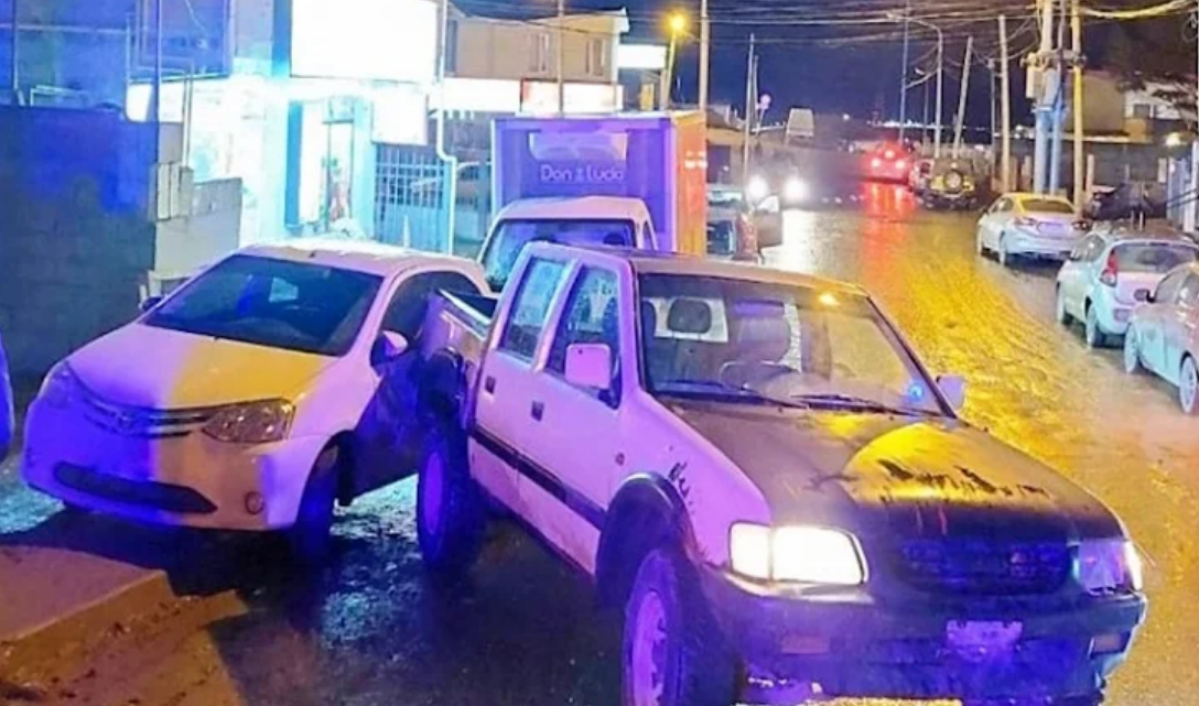 Choque a vehiculo estacionado en Ushuaia, sin lesionados