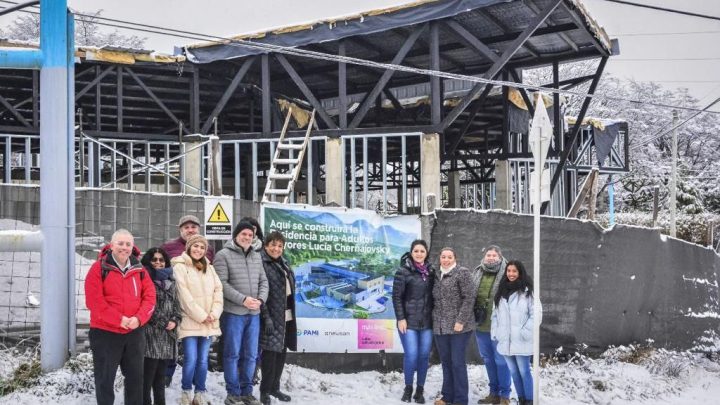 FUNCIONARIOS MUNICIPALES Y NACIONALES RECORRIERON LA OBRA DE LA RESIDENCIA PARA ADULTOS MAYORES DE USHUAIA