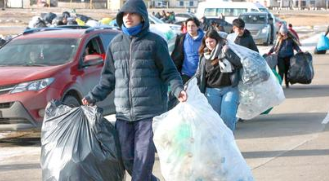 “Reciclá y Viajá”: Se juntaron más de 10 mil kilos de envases PET en la primera jornada “Reciclá y Viajá”: Se juntaron más de 10 mil kilos de envases PET en la primera jornada