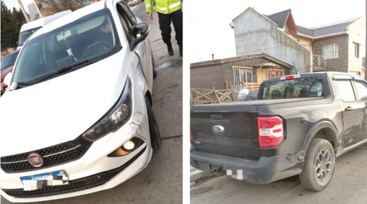 Se distrajo… y chocó a un vehículo estacionado