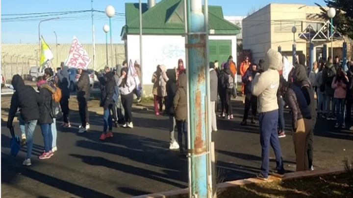 Cooperativas de Ushuaia y Rio Grande, reclaman pago adeudados por el Gobierno