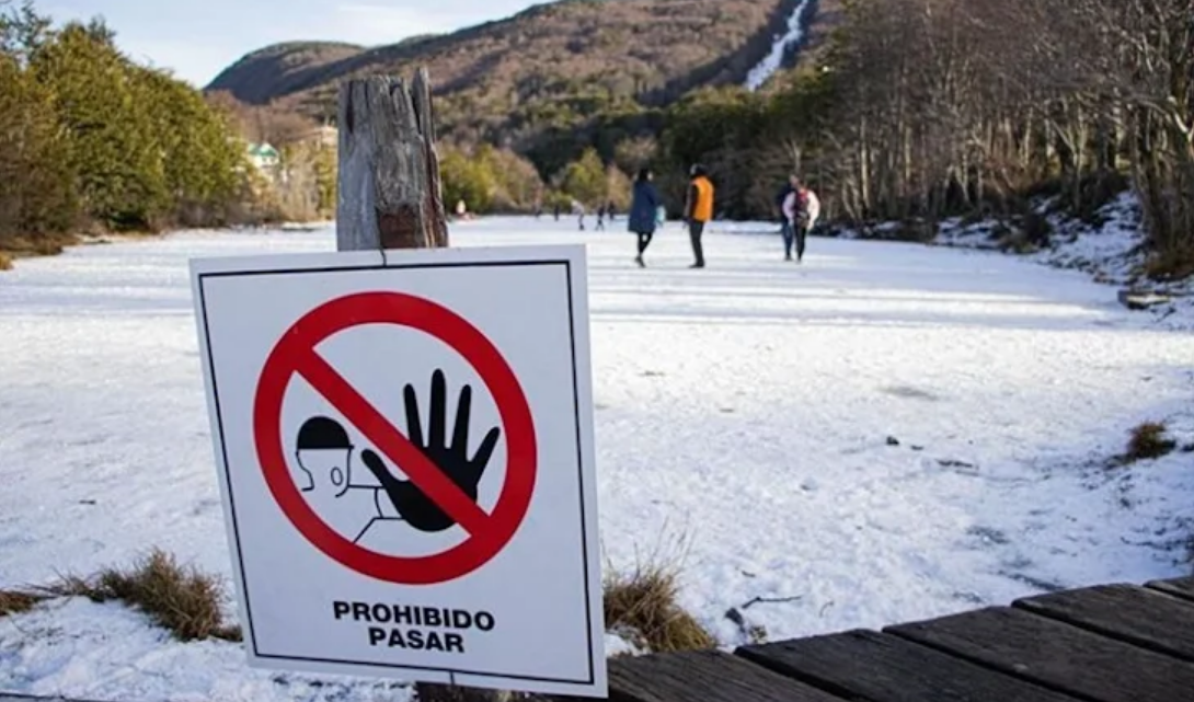 Prohibido patinar en la Laguna del Diablo Prohibido patinar en la Laguna del Diablo