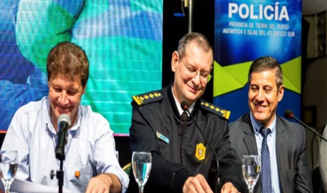 Paritarias policiales sin acuerdo, pidieron 60% y le ofrecieron 16% en dos tramos Paritarias policiales sin acuerdo, pidieron 60% y le ofrecieron 16% en dos tramos