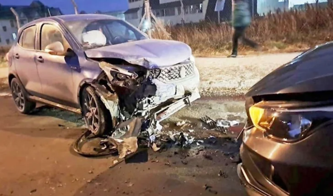 Choque en calle Luis Vernet, sin lesionados en Ushuaia