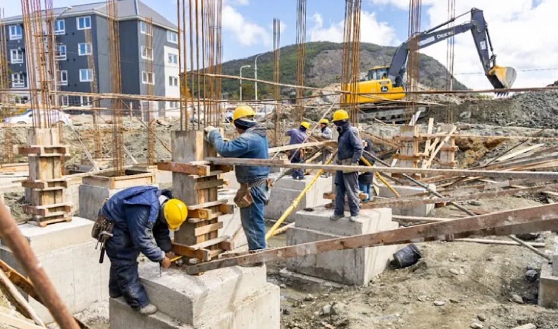 Subsidios de 20 mil pesos a 300 trabajadores de la construcción en TDF Subsidios de 20 mil pesos a 300 trabajadores de la construcción en TDF