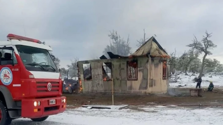 Incendio en una vivienda de Estancia La Pampa, con un lesionado