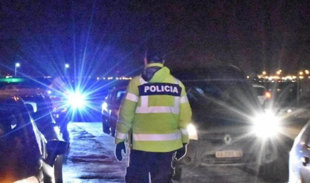 Dos detenidos por resistirse en un control policial en el puente Mosconi Dos detenidos por resistirse en un control policial en el puente Mosconi