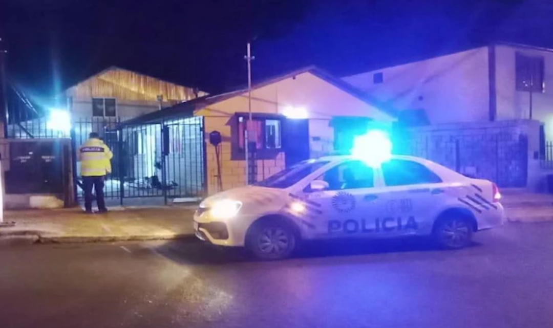 Asalto a peatones en Ushuaia, un detenido y un prófugo Asalto a peatones en Ushuaia, un detenido y un prófugo