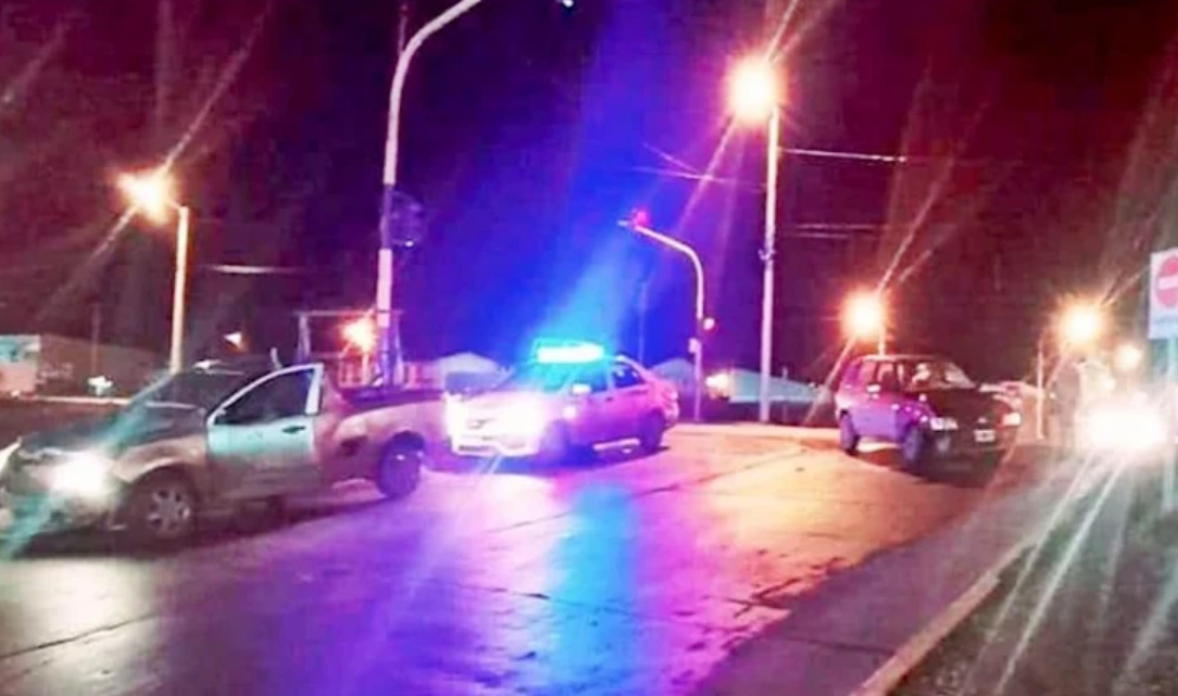 Choque en sector semaforizado, sin lesionados Choque en sector semaforizado, sin lesionados