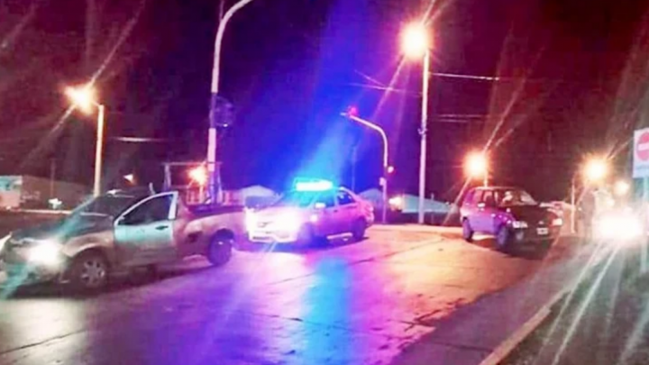 Choque en sector semaforizado, sin lesionados