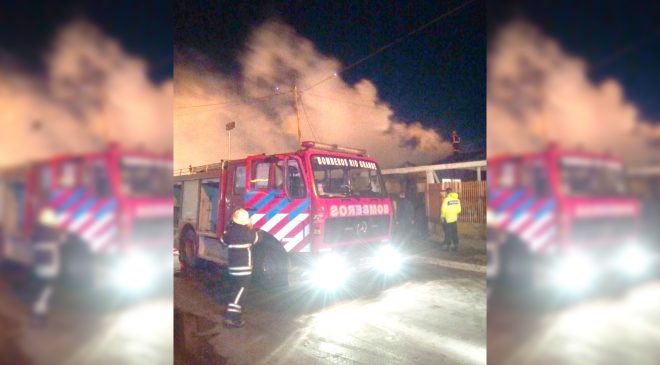 Falla eléctrica provoca un incendio mayúsculo