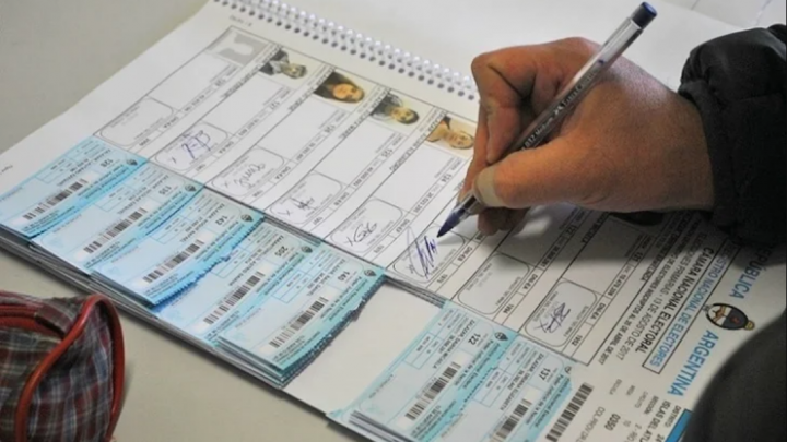 Lunes 14 turno mañana sin clases en las 63 escuelas donde se vota