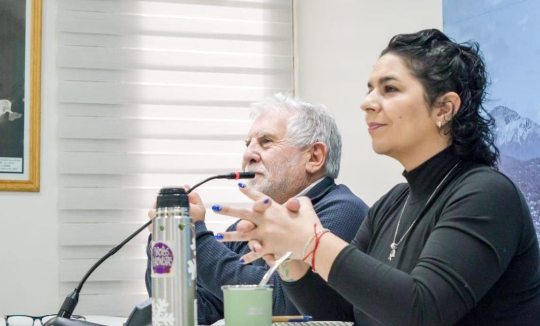 LA MUNICIPALIDAD DE USHUAIA Y LA UNIVERSIDAD NACIONAL DE SAN MARTÍN TRABAJAN EN UN PLAN DE MOVILIDAD PARA MEJORAR EL TRANSPORTE PÚBLICO LA MUNICIPALIDAD DE USHUAIA Y LA UNIVERSIDAD NACIONAL DE SAN MARTÍN TRABAJAN EN UN PLAN DE MOVILIDAD PARA MEJORAR EL TRANSPORTE PÚBLICO