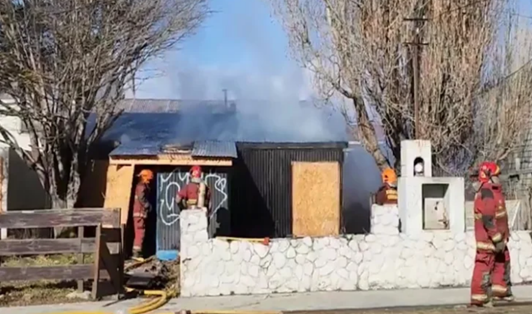 Dos incendios en Ushuaia, uno de ellos intencional