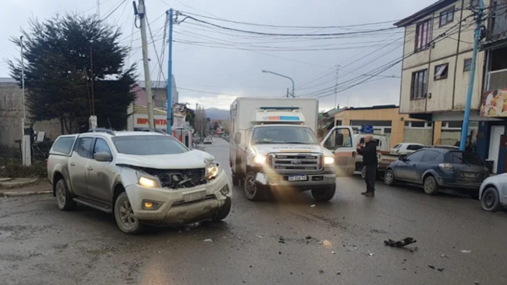 Choque de una ambulancia, con una enfermera lesionada en Ushuaia