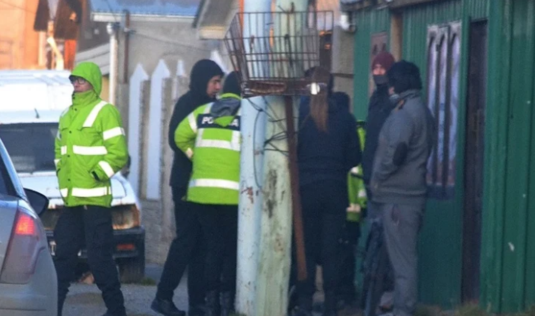 Dos ladrones detenidos robando en una vivienda
