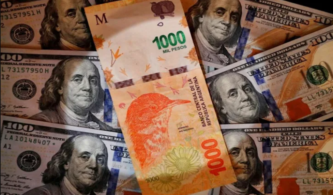 Devaluacion del 22% del Peso y aumento de las tasas de interés al 118 por ciento Devaluacion del 22% del Peso y aumento de las tasas de interés al 118 por ciento