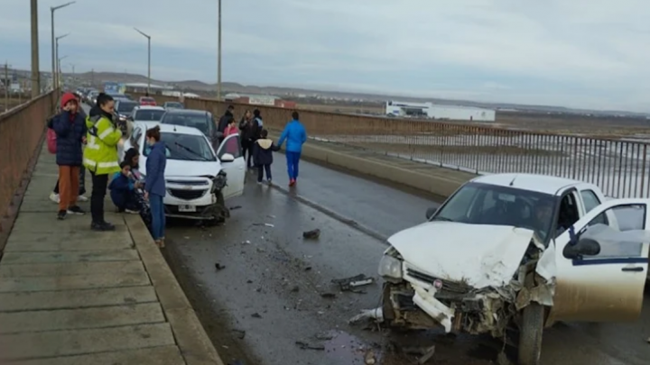 Triple choque con una menor trasladada al Hospital