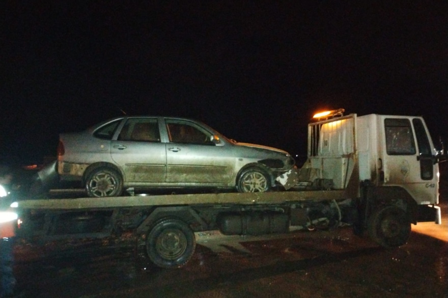 Con 2,23 g/litro de alcohol en sangre chocó, huyo y se estrello en un montículo de tierra