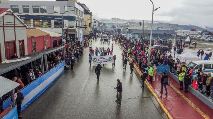 COMIENZAN LAS INSCRIPCIONES PARA EL DESFILE DEL 12 DE OCTUBRE