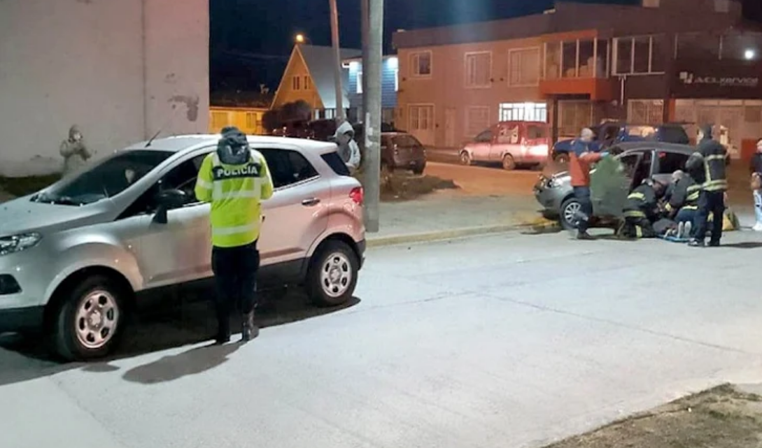 Choque entre una Ecosport y un Palio, una persona lesionada