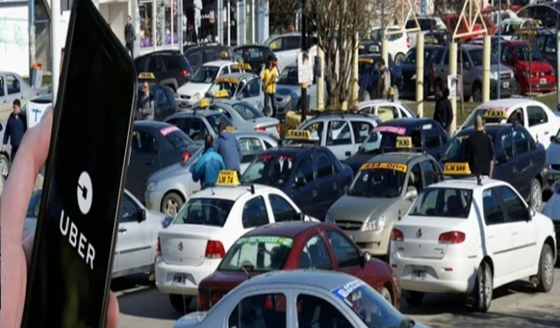 En Rio Grande entregaran nuevas licencias a taxis-remises, pero UBER sigue funcionando sin controles