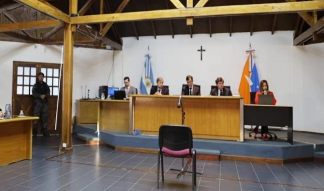 Condenado a 20 años de prision por abusar de su hija en Ushuaia